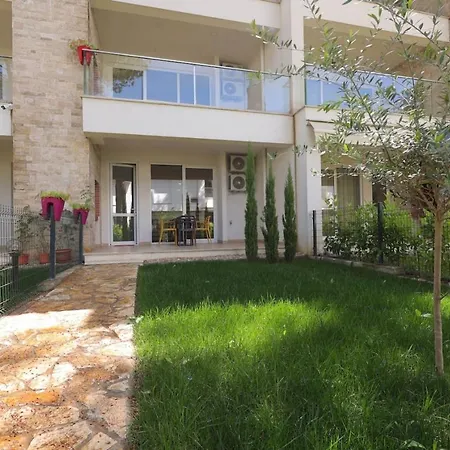 Gjiri I Lalzit - San Pietro - Leta Beachside Apartments With Garden *